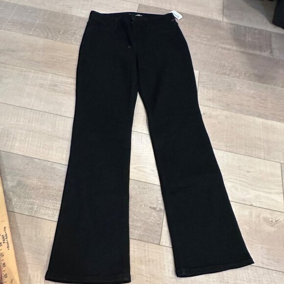 OLD NAVY WOMENS WOW BOOT CUTE MID RISE BLACK JEANS SIZE 8 NEW - Picture 1 of 9